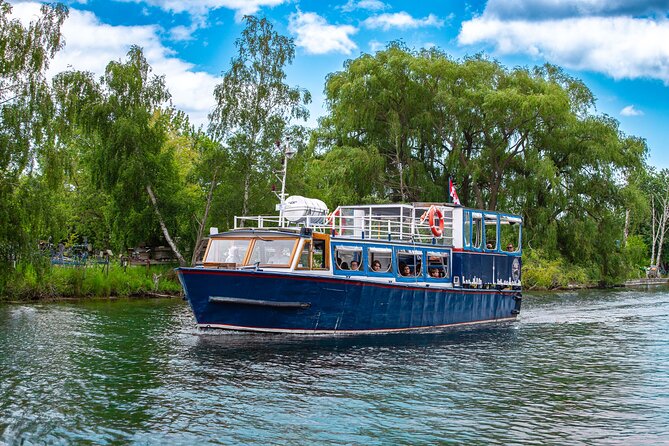 1-Hour Toronto Harbour Tour with Live Narration - Pier 6: allow extra time before departure