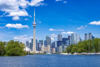 1-Hour Toronto Harbour Tour with Live Narration