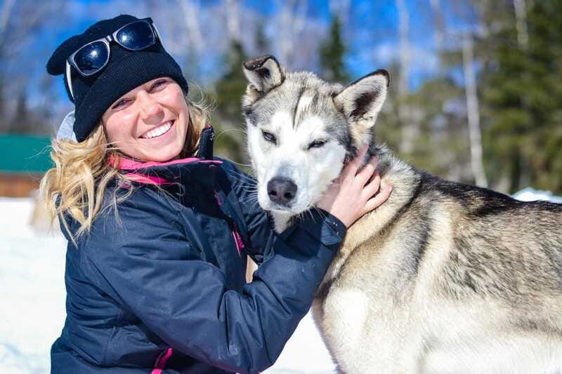 15 min. Tadoussac : Behind-the-Scenes Sled Dog Kennel Tour - Helping with the food distribution