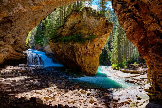 2025 Winner-Lake Louise Moraine Lake Johnston Canyon Banff Town - Why this one-day Banff route works