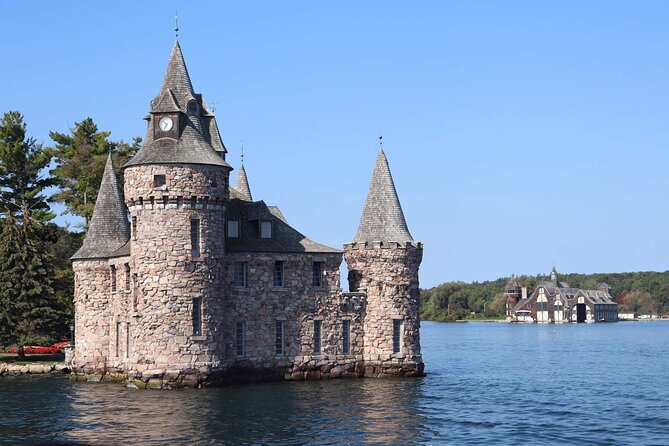 3 Day and 2 Night Tour: Toronto, 1000 Islands, and Niagara Falls - The guide and driver matter on a coach trip