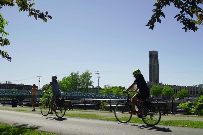 3 Hour Montreal City Bike Tour with Wine or Beer (AM & PM) - Why a bike is a smart way to see Montreal