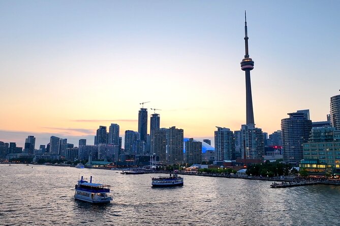 60-Minute Toronto Sightseeing Harbour Tour - Toronto Island parklands and Gibraltar Point Lighthouse