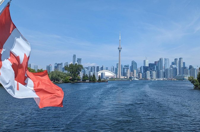 60-Minute Toronto Sightseeing Harbour Tour - Rogers Centre and Scotiabank Arena from the water