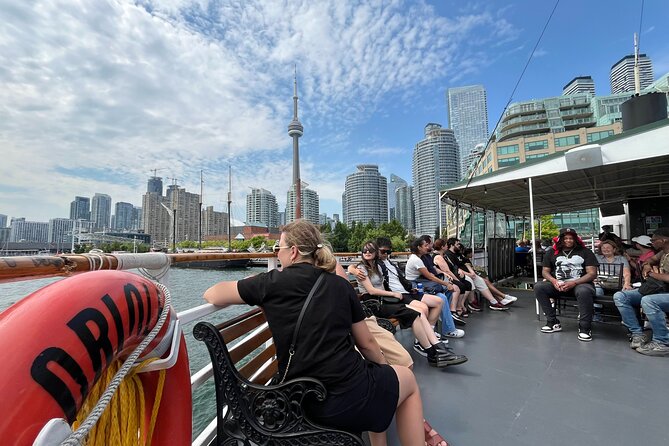 60-Minute Toronto Sightseeing Harbour Tour - The CN Tower and Toronto’s postcard skyline