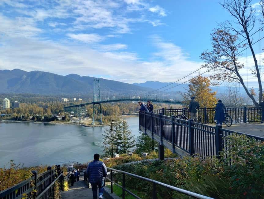 Aquarium & StanleyPark+20 Gem Spots+City/Vip Car+Small Group - Why this three-hour Vancouver tour works