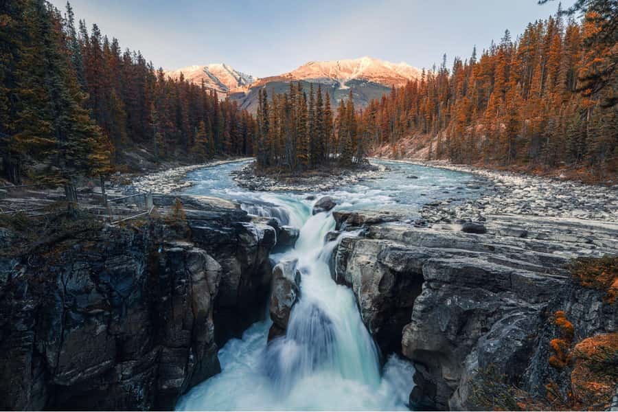 Athabasca Falls/Abraham,Sunwapta Falls, Icefield, Peyto Lake - Athabasca Falls and Sunwapta Falls in summer
