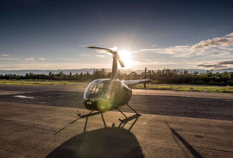 Attitude-Helicopter: Helicopter tour of Quebec City - The safety briefing and boarding process