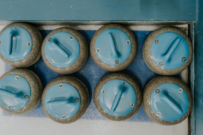Awesome Curling Experience - The opening lesson: curling in plain English