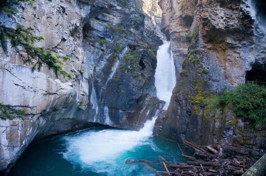 Banff/Calgary:Banff National Park&Johnston Canyon 1-Day Tour - Banff Avenue and time in town