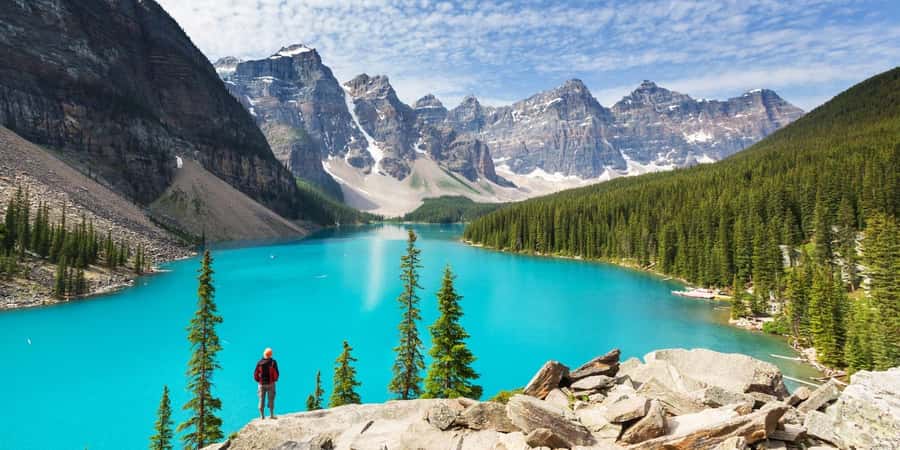 Banff/Calgary:Lake Louise,Moraine Lake,Emerald Lake Day Tour - Morning views at Lake Louise