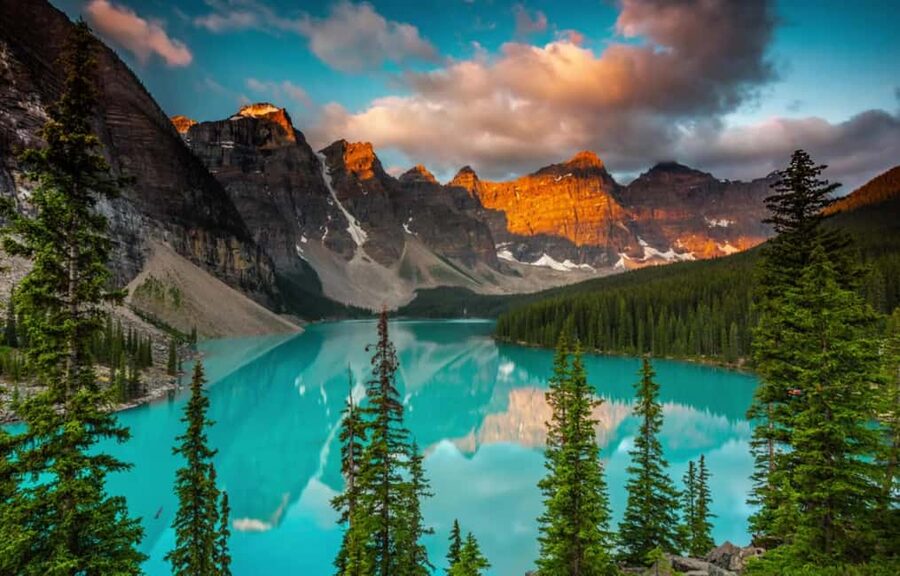 Banff/Canmore Moraine Lake & Lake Louise-Hike/Canoe/Sightsee - The short transfer to Lake Louise