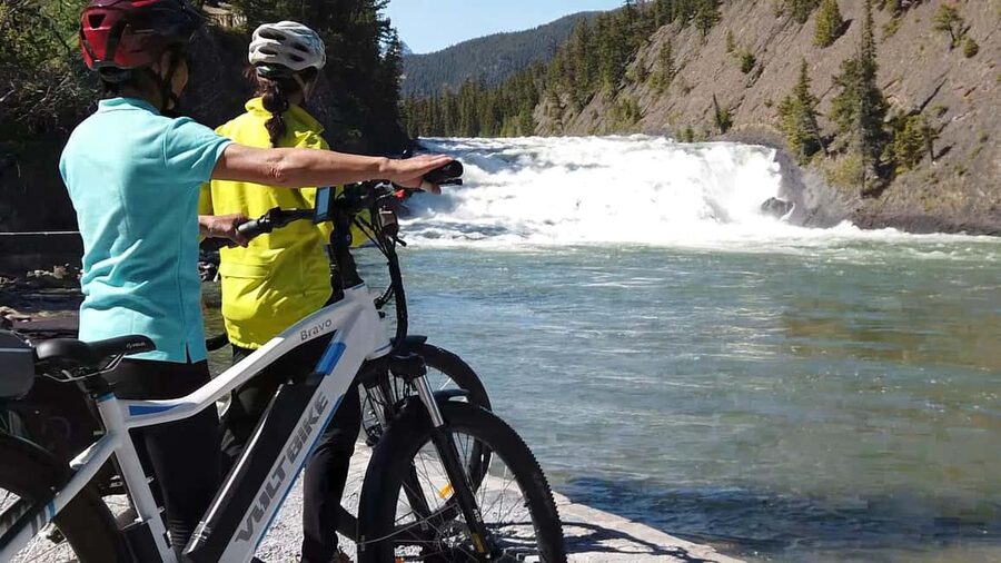 BANFF EVENING eBIKE WILDLIFE TOUR - Why an evening e-bike ride works well in Banff