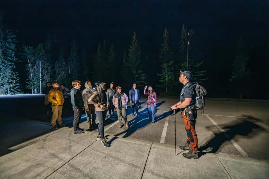 Banff: Guided Sunset and Stargazing Tour - Who should book this experience?