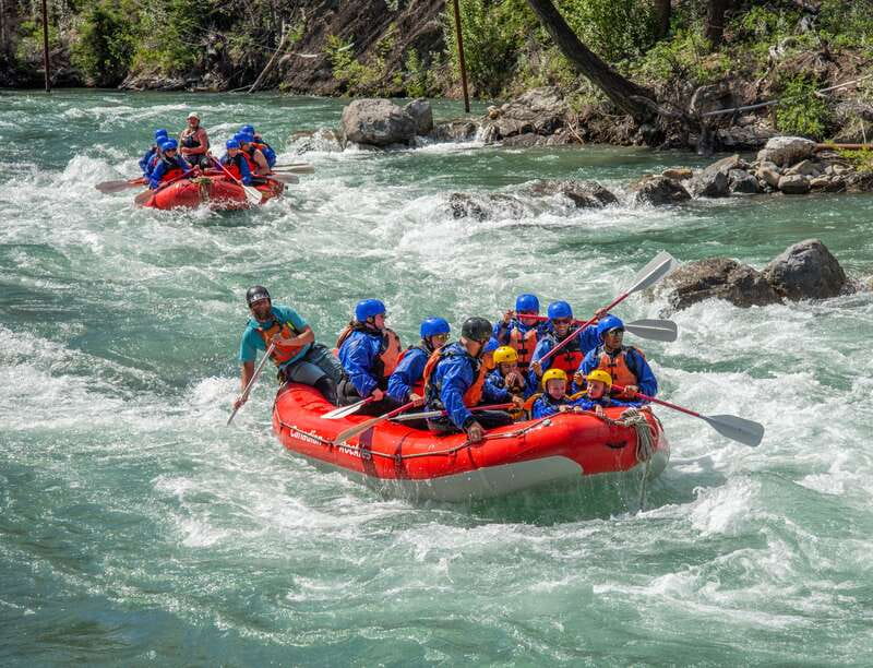 Banff: Kananaskis River Whitewater Rafting Tour - Returning to base, changing, and warming up
