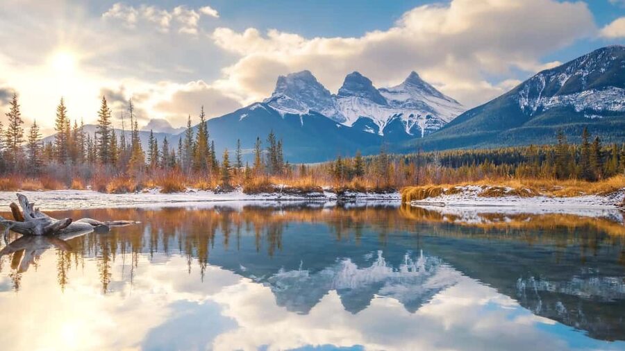 Banff: Lake Louise,Emerald & Johnston Canyon+5More - Guide style and the group atmosphere