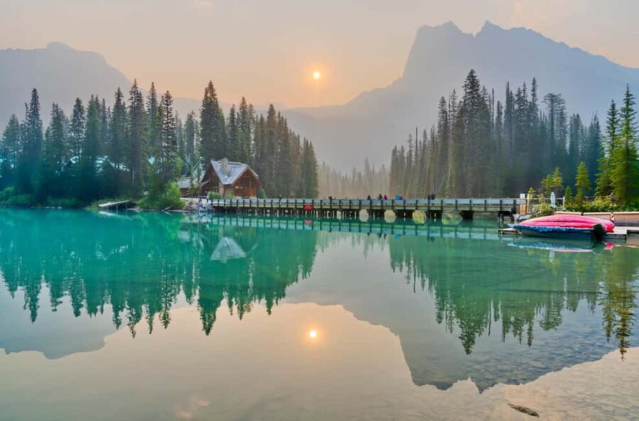 Banff: Lake Louise, Emerald, Moraine Lake & Johnston Canyon - Lake Louise: famous for good reason