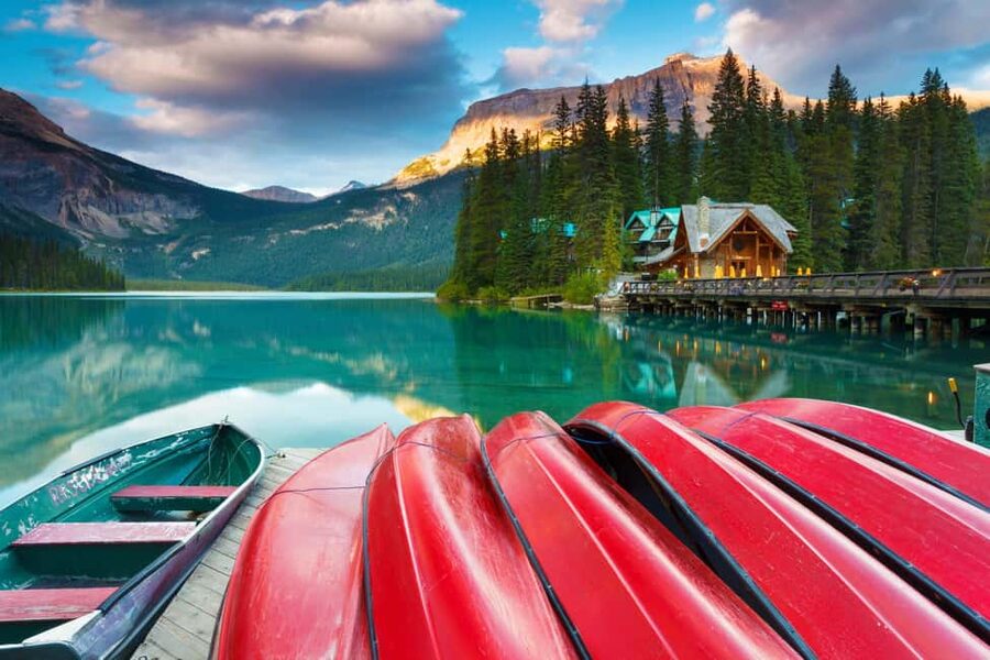 Banff: Lake Louise, Emerald, Moraine Lake & Johnston Canyon - Moraine Lake or Emerald Lake by season