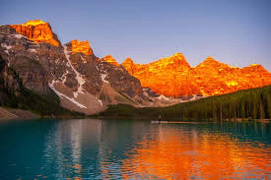 Banff: Lake Louise, Moraine, Emerald & Johnston Canyon Tour - Johnston Canyon and the walk to the falls