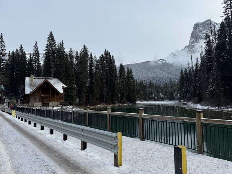 Banff: Lake Louise, Moraine, Emerald Lake & Johnston Canyon - Emerald Lake crosses into British Columbia