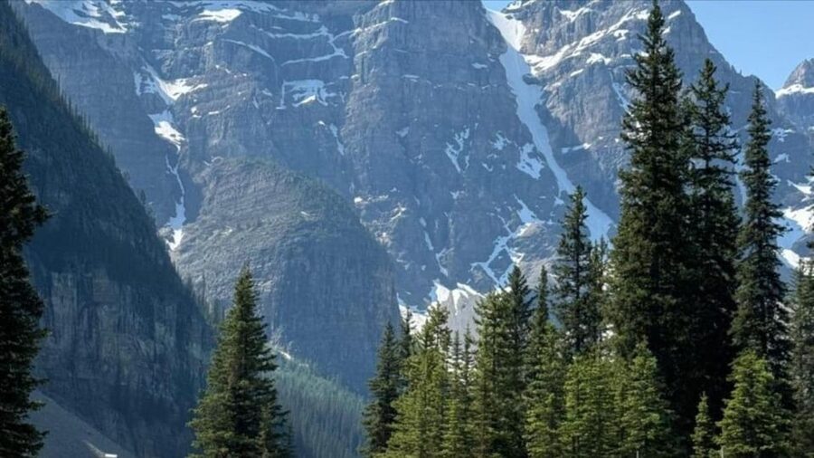 Banff:Lake Louise & Moraine Lake 1/2 Day Tour Canoe/Sightsee - Moraine Lake and the Ten Peaks