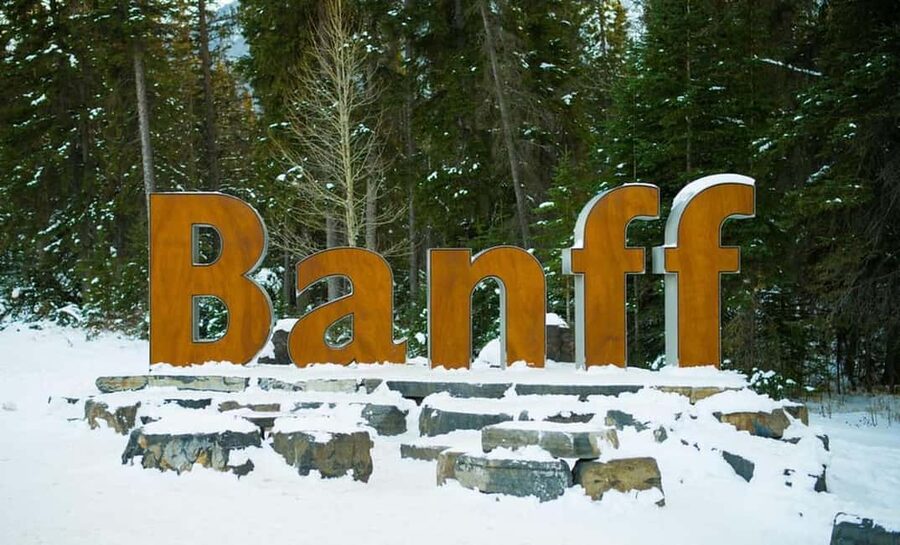 Banff:Lake Louise & Moraine Lake 1/2 Day Tour Canoe/Sightsee - Is $57 good value?