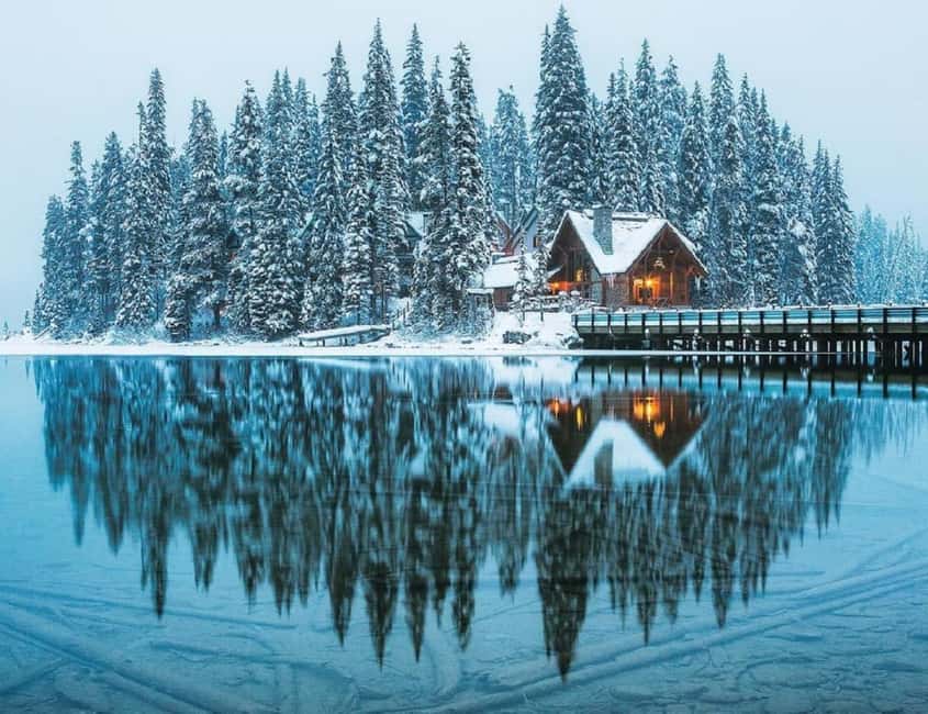 Banff:Lake Louise & Moraine Lake 1/2 Day Tour Canoe/Sightsee - The road past Cascade Mountain