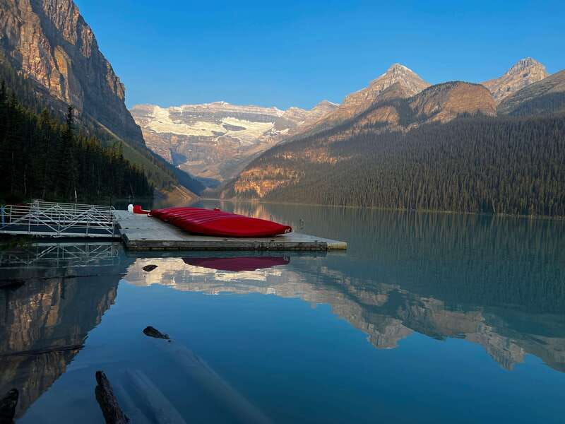 Banff - Lake Louise Moraine Lake and Icefields Parkway Tour - Lake Louise and a lunch break in the village