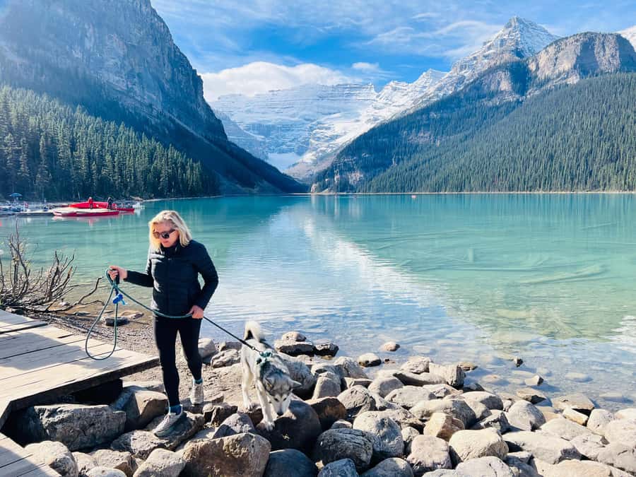 Banff: Lake Louise & Moraine Lake Half Day Tour - Starting in Banff at 7:10 or 1:25