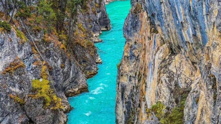 Banff. Moraine, Lake Louise ,Emerald & Johnston Canyon tour - Key points to know before booking