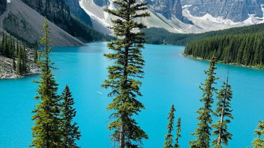 Banff. Moraine, Lake Louise ,Emerald & Johnston Canyon tour - Moraine Lake is the seasonal prize