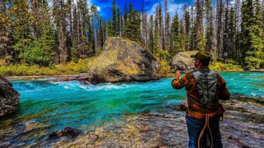 Banff. Moraine, Lake Louise ,Emerald & Johnston Canyon tour - Johnston Canyon requires your best walking shoes