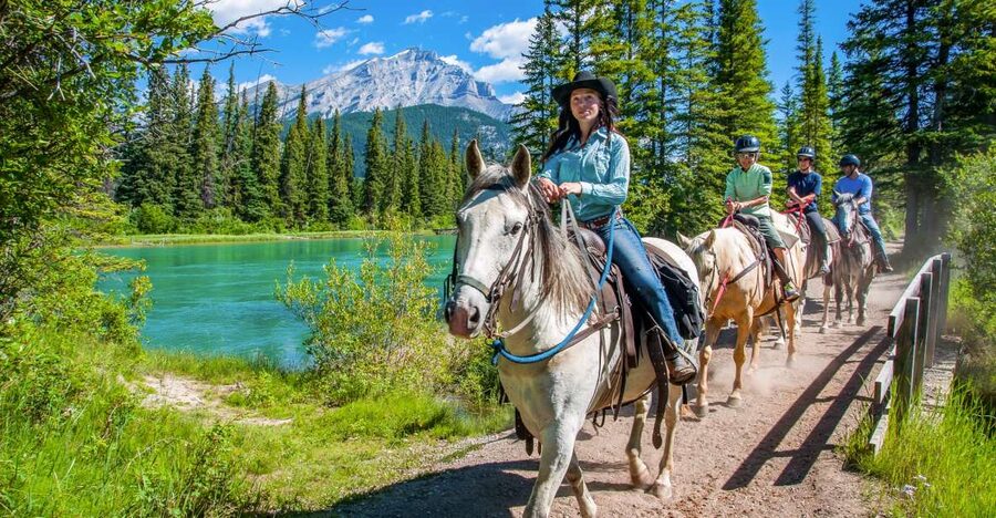 Banff National Park: 1-Hour Bow River Horseback Ride - What to wear, carry, and leave behind