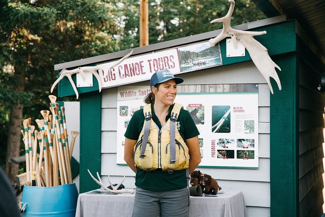 Banff National Park Big Canoe Tour - The guides shape the experience