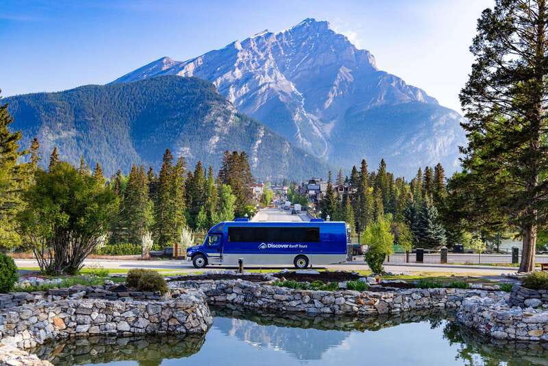Banff: Wildlife and Sightseeing Minibus Tour - Bow Falls and Surprise Corner: Banff’s quick visual payoff