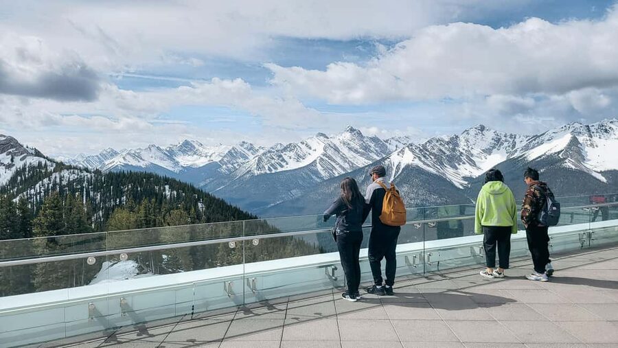 Banff: Winter Tour with Dinner & Nightrise at Banff Gondola - Key points to know before booking