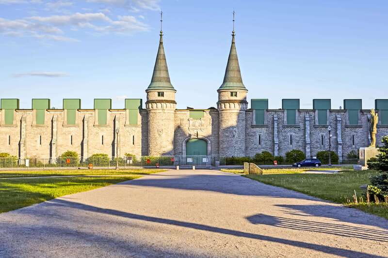 Best of Quebec City: Panoramic Bus Tour with Local Guide - Comfort, weather, and what you really get for $38