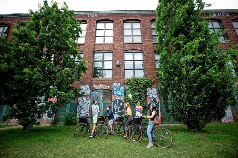 Bike/E-bike tour Plateau,MileEnd, Jean-Talon Market by Fitz - Outremont’s Leafy Streets and a Change of Pace