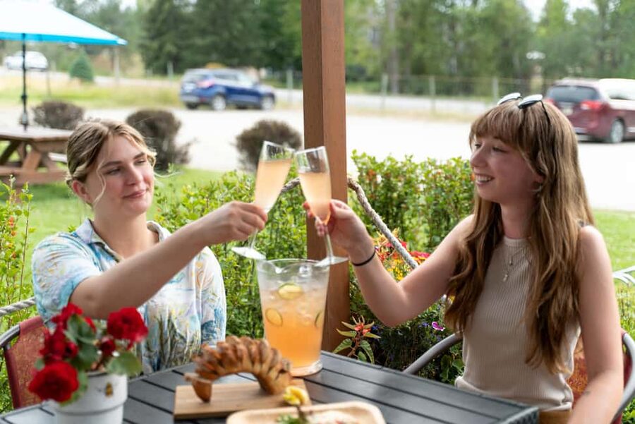 Buzz + Bites! Lunch for Two in East Kelowna - Choosing lunch from the farm bistro