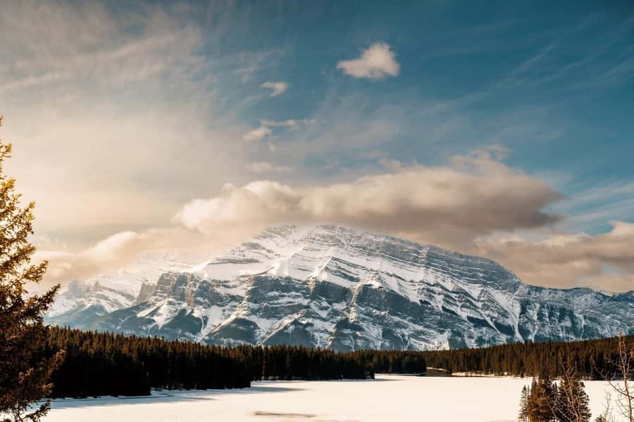 Calgary Banff: Columbia Icefield, Skywalk and Lakes Day Tour - Castle Mountain and Lake Louise set the scene