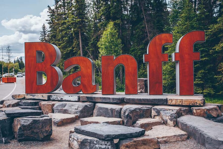 Calgary: Banff Top Lakes Tour with Banff Town Visit - The five details that shape your day