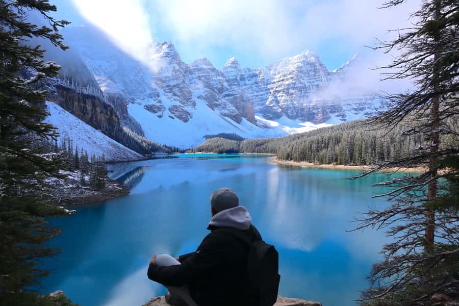 Calgary/Canmore: Banff National Park & Lake Louise Day Trip - Lake Louise below Victoria Glacier