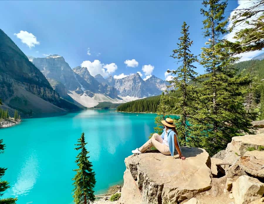 Calgary/Canmore: Banff National Park & Lake Louise Day Trip - Seasonal route from October to June