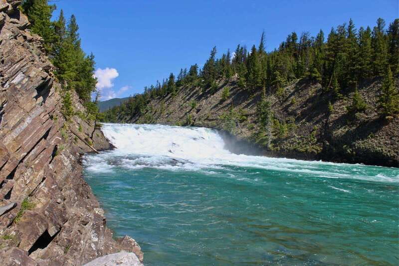 Calgary/Canmore: Lake Louise, Moraine Lake, & Banff Day Tour - The guides make the biggest difference