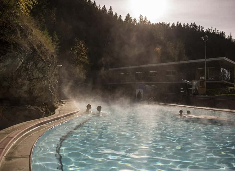 Calgary: Radium Hot Springs & Marble Canyon Day Trip - Guides, languages, and the small-group advantage