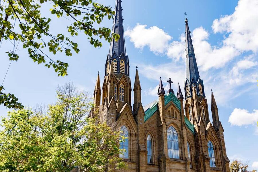 Charlottetown: Harbour Hopper Tour - Charlottetown streets: 30 minutes of architecture and stories