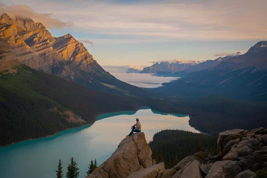 Columbia Icefield Adventure, Bow Lake & Peyto Lake Tour - The first views: Cascade Mountain, Vermilion Lakes, and Castle Mountain