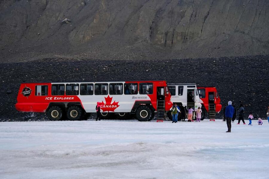 Columbia Icefield Adventure, Bow Lake & Peyto Lake Tour - Choosing your pickup in Calgary, Canmore, or Banff