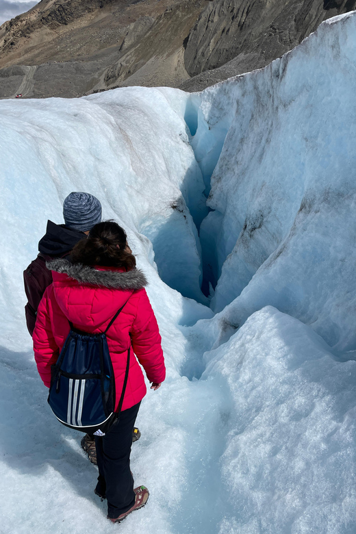 Columbia Icefield: Guided Glacier Hike - Starting at the Icefield Information Centre