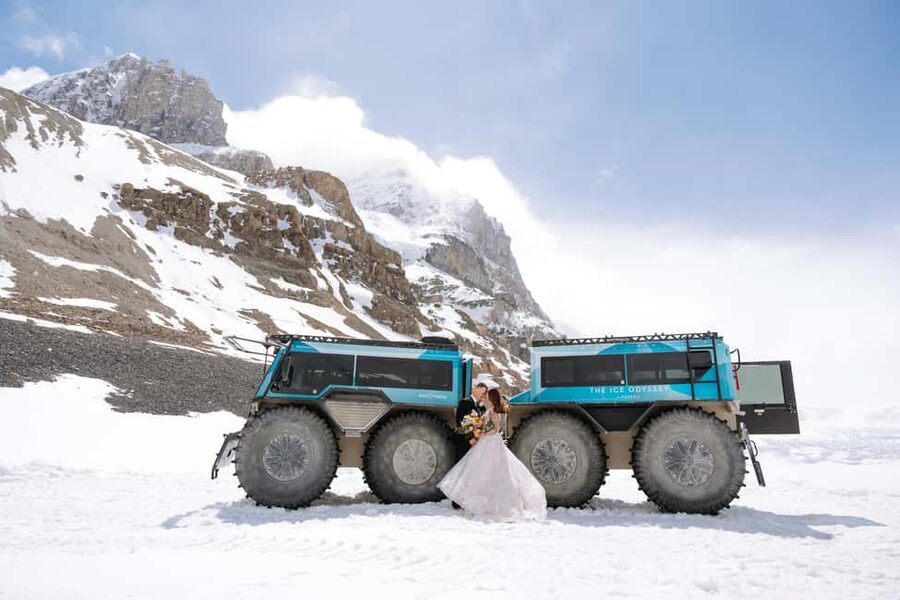 Columbia Icefield: Ice Odyssey Glacier Experience - The all-terrain ride to Athabasca Glacier